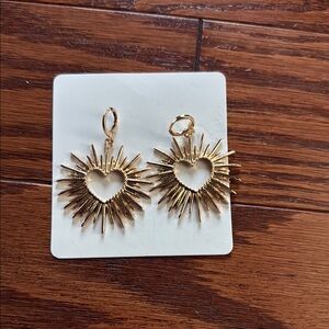 ⭐️Gold Heart-Shaped Sunburst Earrings